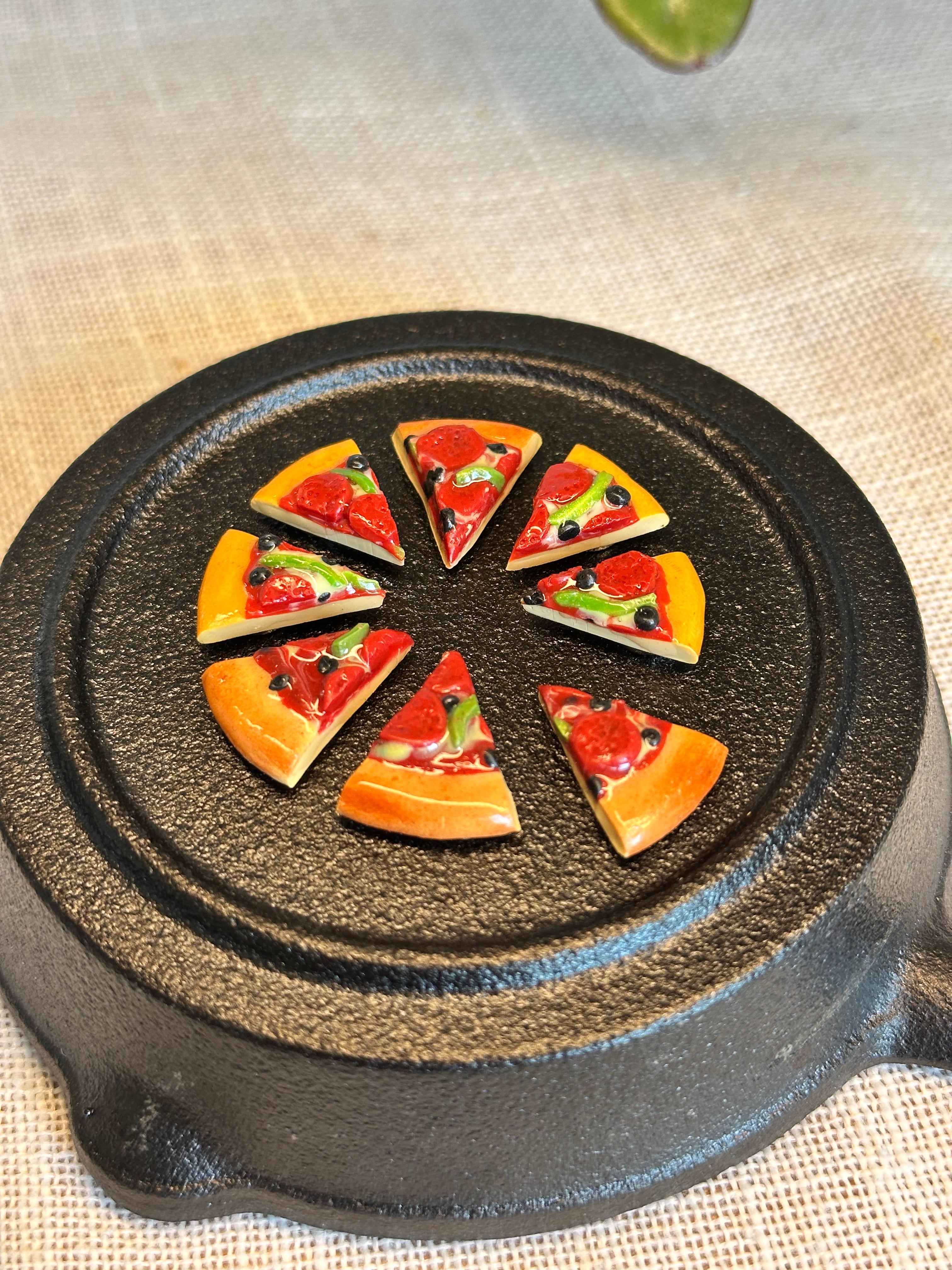 Green Pepper Pizza Magnet